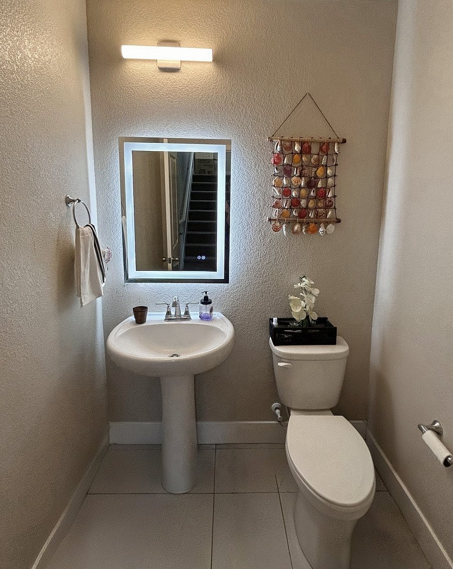 Downstairs 1/2 bath