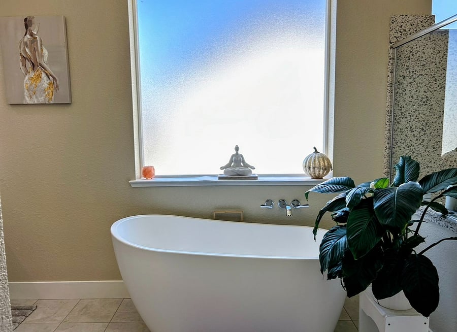 Soaking tub in Primary suite