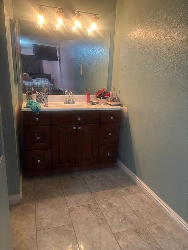 Furnished Finder property 993439_1 photo 3