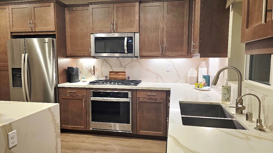 Kitchen w/ basic kitchen supplies