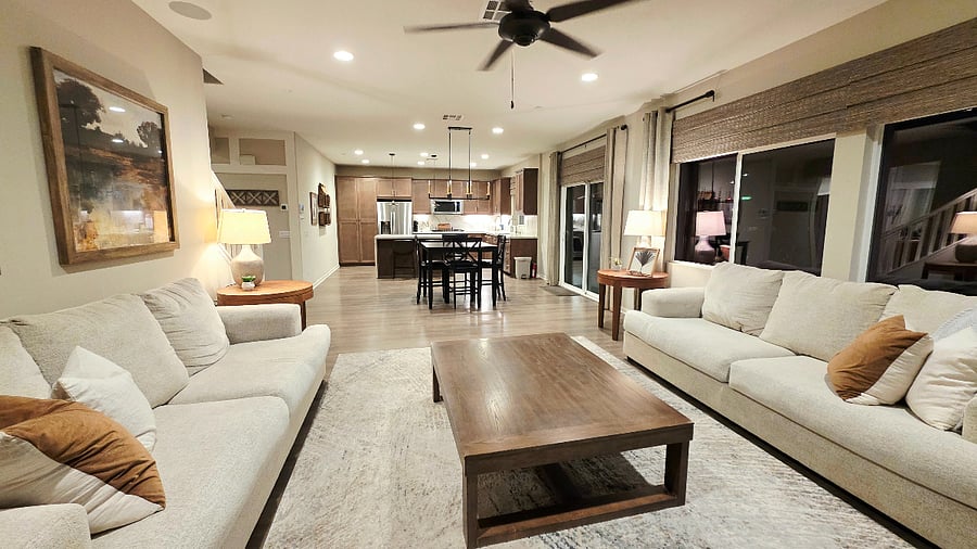 Large Living Area w/ Large Screen TV