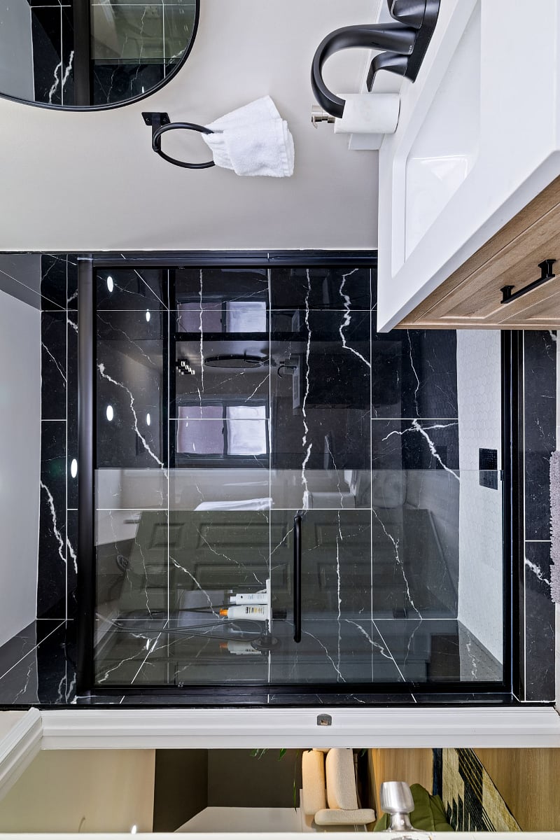 Bathroom shower
