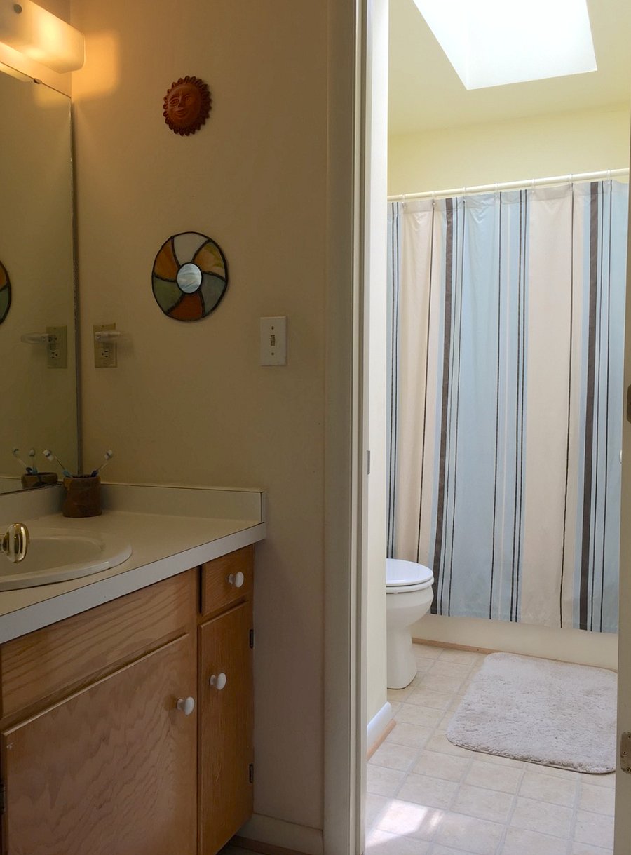 2nd Floor Bath