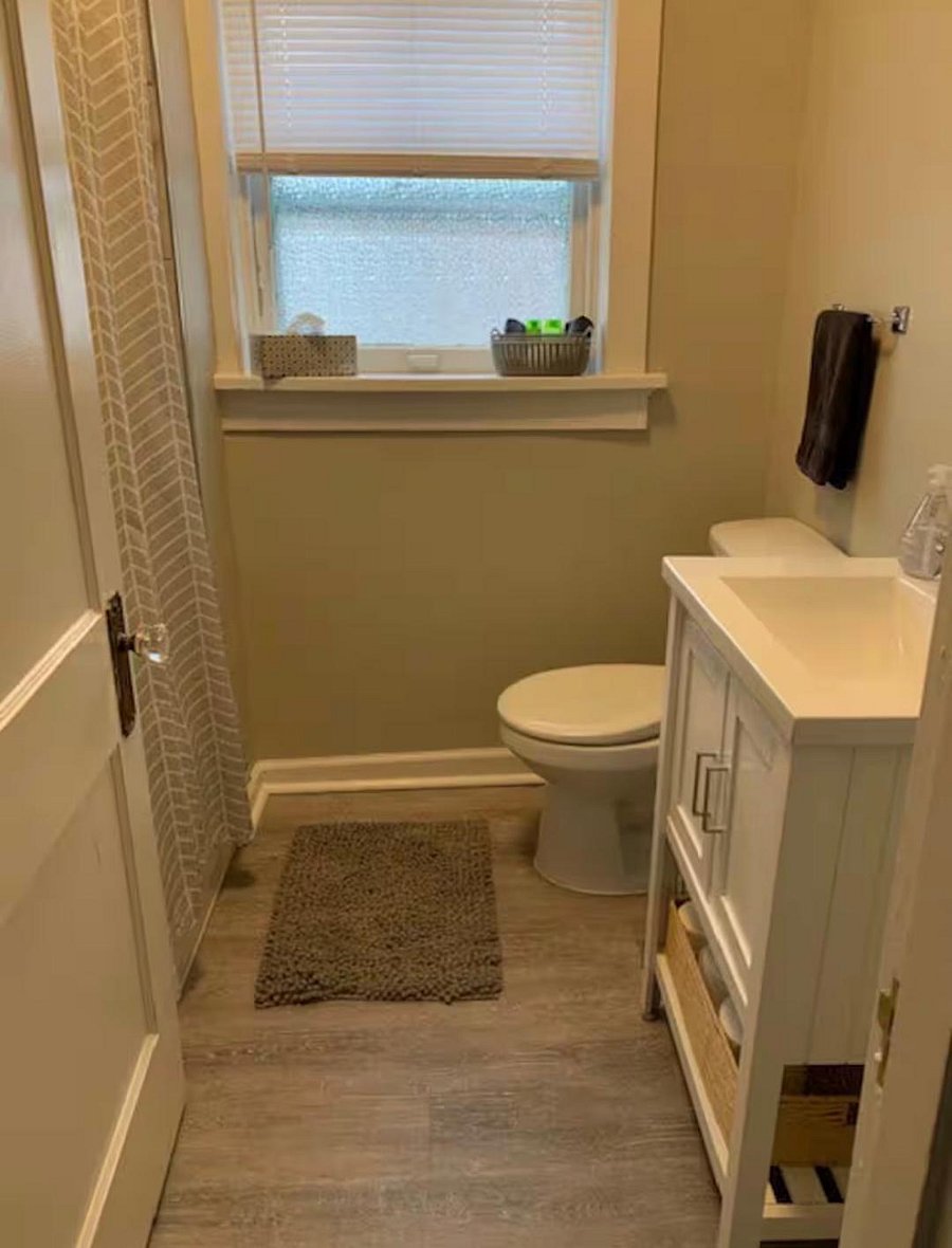 Full bathroom