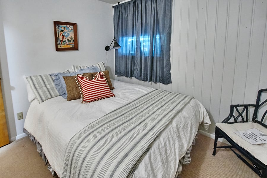 Small Queen room , extra bedroom not listed. Located next to master bedroom on lower/basement level.