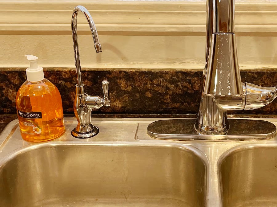 Sink with reverse osmosis purified drinking water system (our guests do not need to buy bottled drinking water).