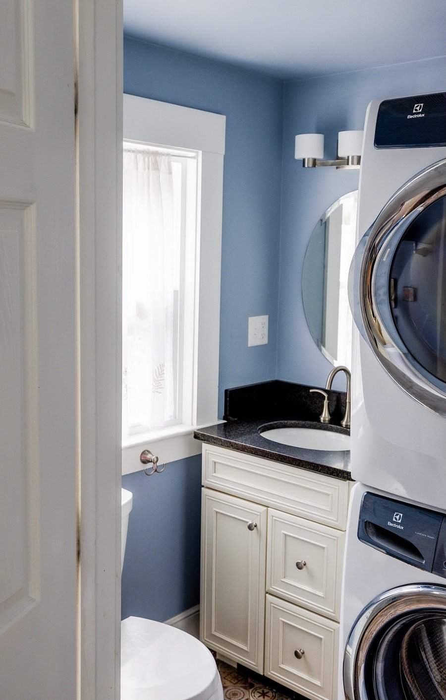 1/2 bath with full laundry