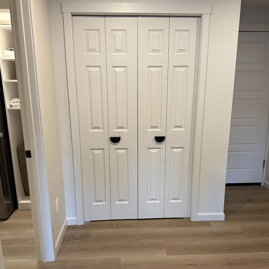 Furnace and waterheater utility closet