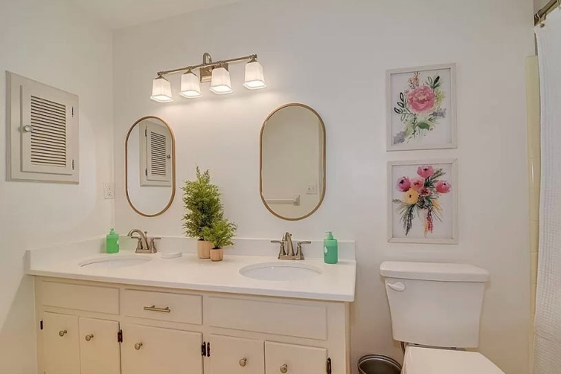 upstairs bathroom
