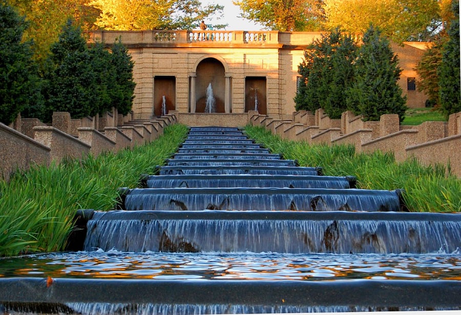 The unit is two blocks from Meridian Hill/Malcolm X Park - with the newly refurbished fountain running for the first time in a decade, this is an awesome community hangout spot!