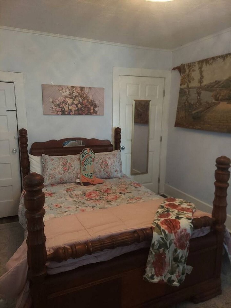 Bright bedroom with lots of natural light but also has blackout curtians