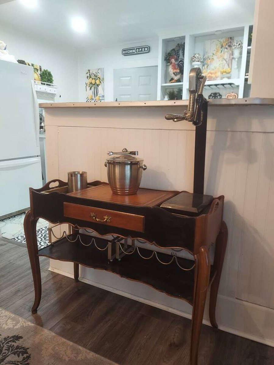 Dry Bar
