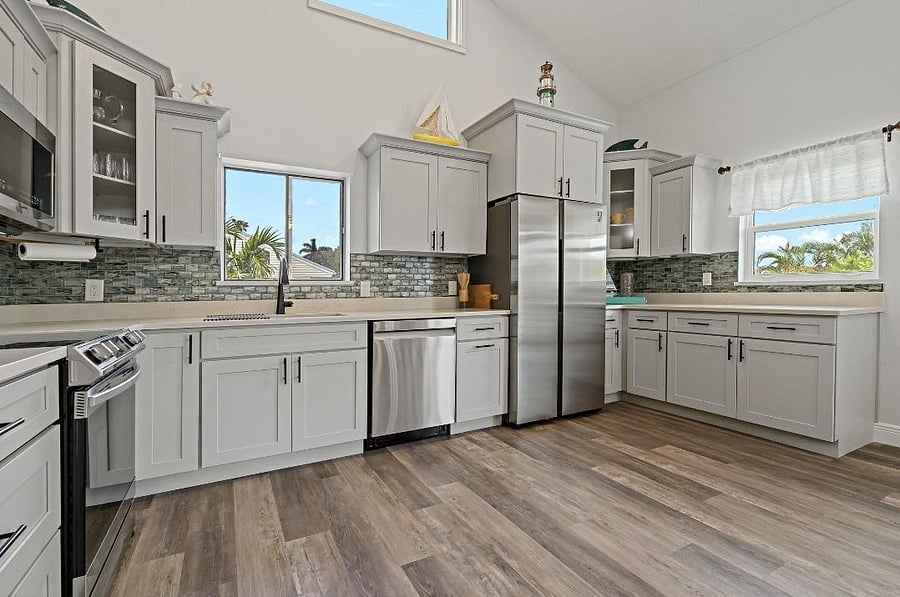 Spacious Kitchen With Every Needed Gadget.
