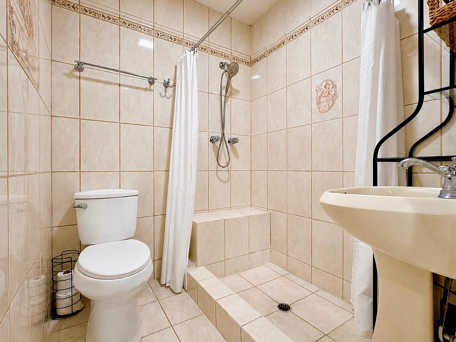 Master bedroom bathroom 