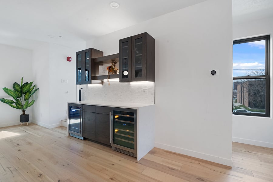 2nd floor: Bar