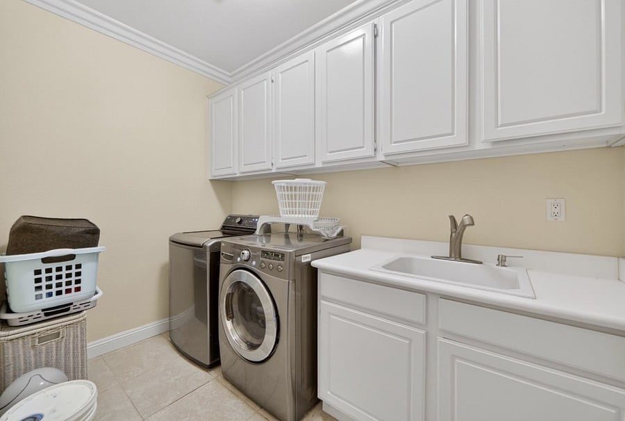 Includes convenient in-unit front-load washer and dryer.