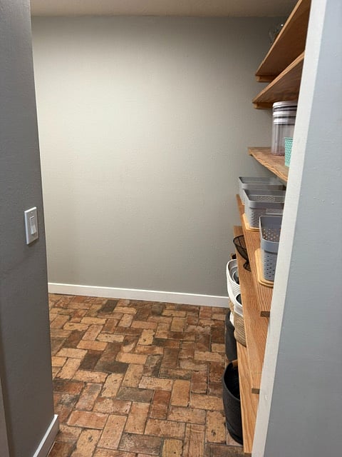 Walk-in Pantry