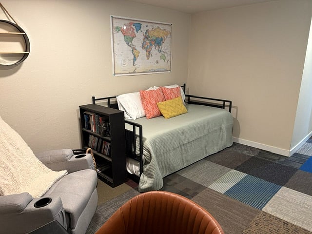 Office/Guest Room