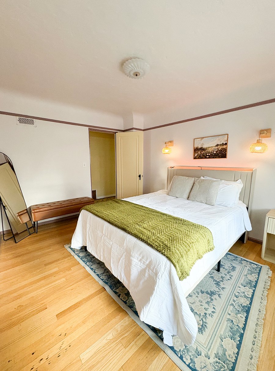 queen bed 1