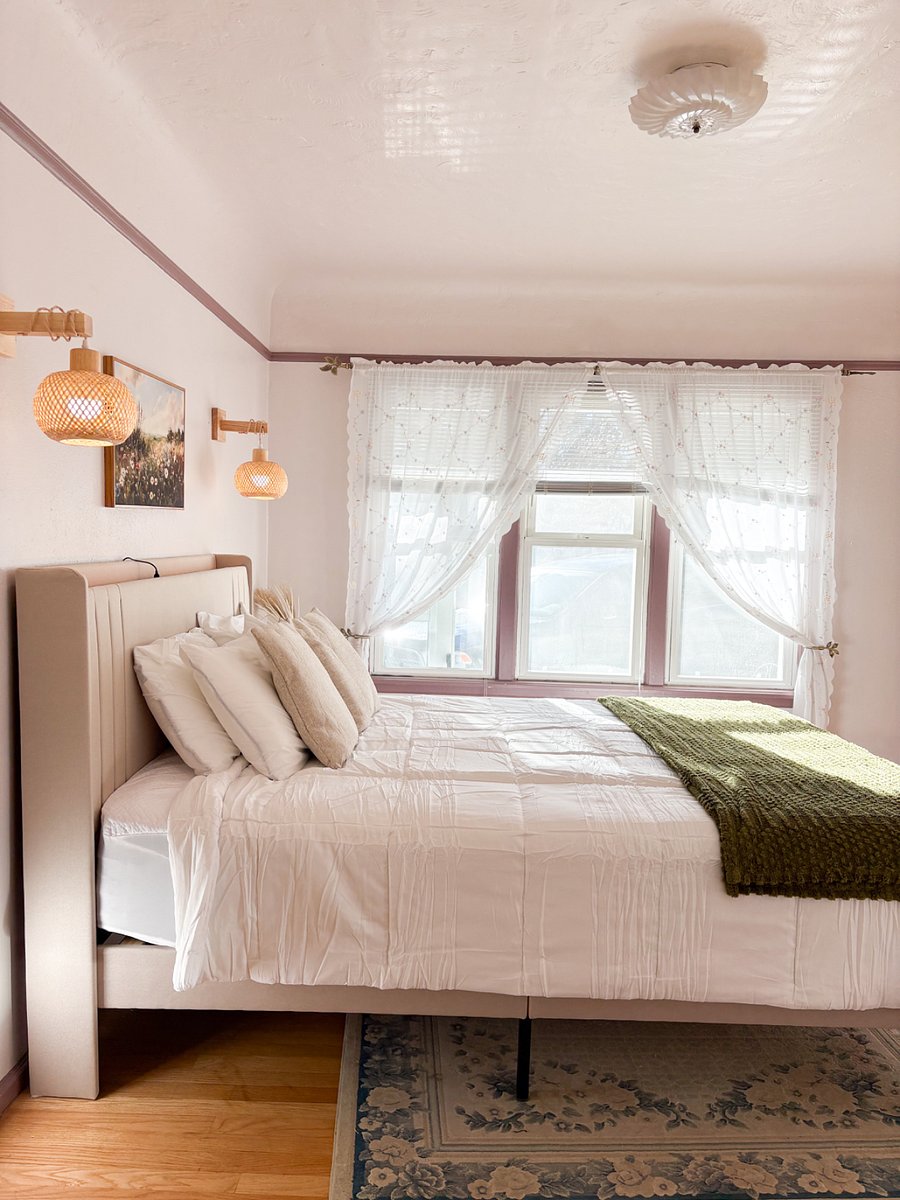 queen bed 1f