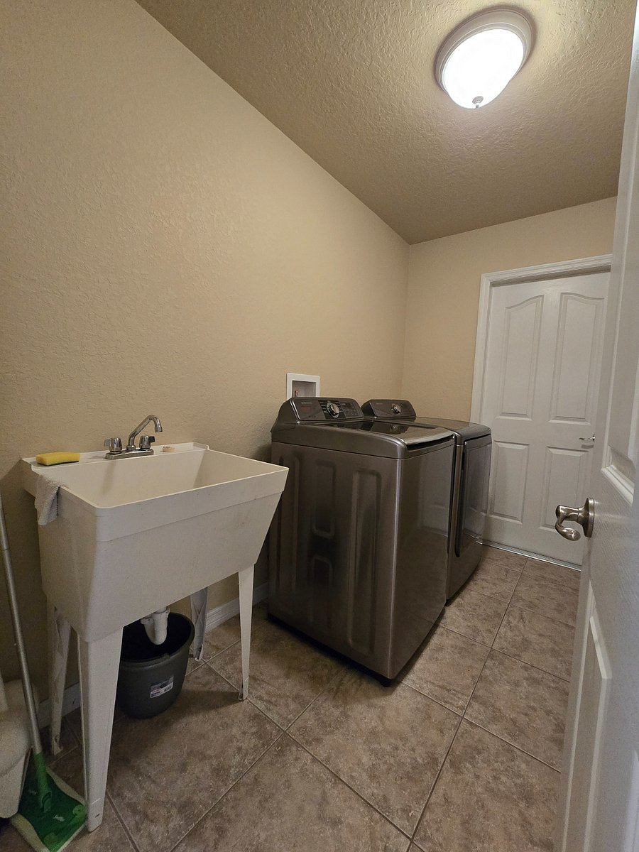 Furnished Finder property 993996_1 photo 17