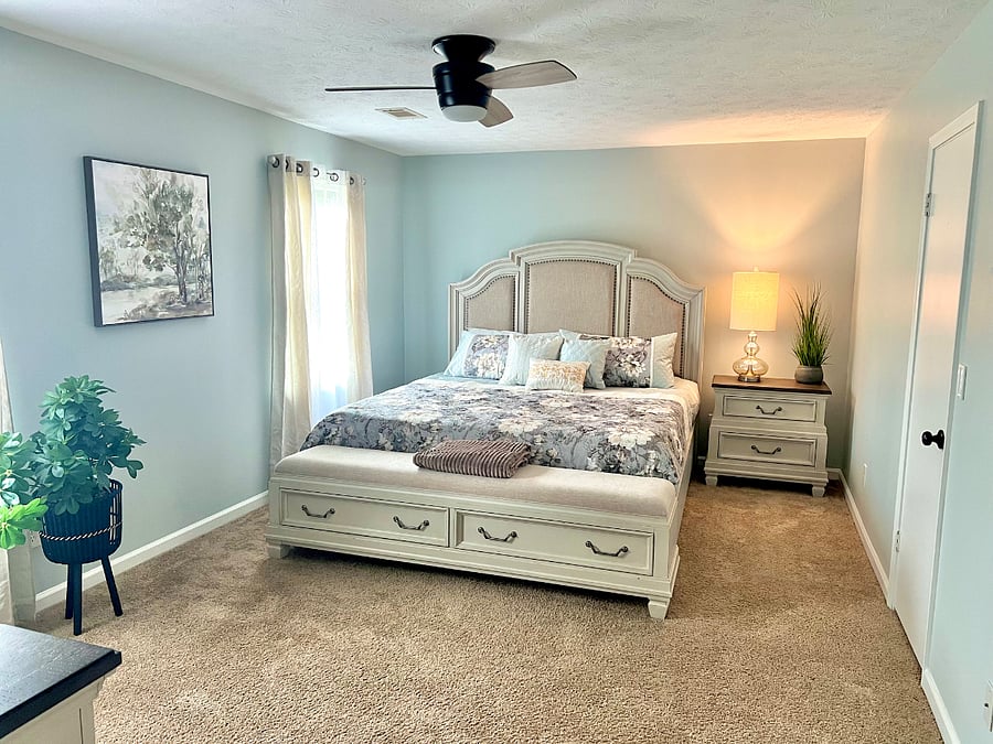 Master with king size bed