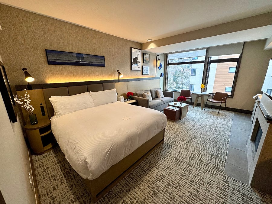 King bed, plush lux hospitality linens