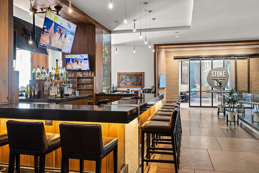 One of two resort bars, this one in the main lobby. Live music most evenings, seasonal.
