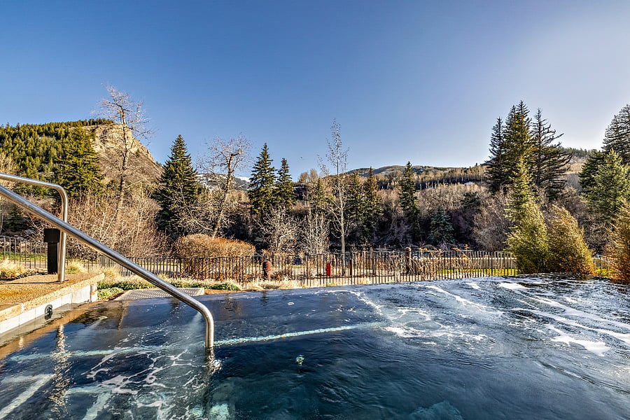 Soak away the day in spacious 3 hot tubs and fresh crisp mountain air. Open year-round.