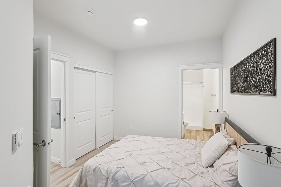 Master bedroom with bathroom. Full size bed, all linens included. Alcove balcony.