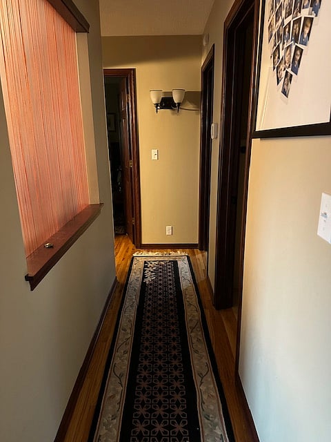 Hallway to Bedrooms & Bathroom