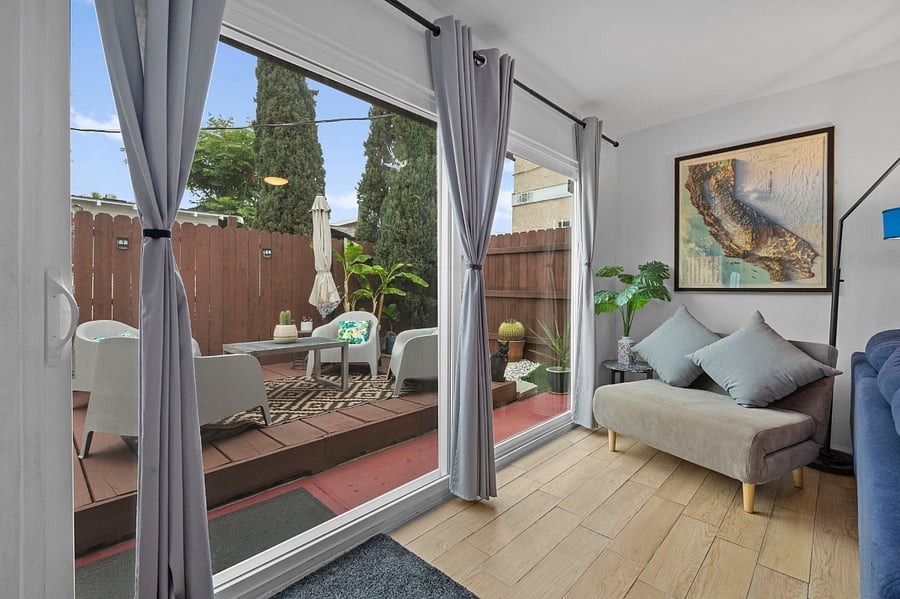 Large slider to Patio7575