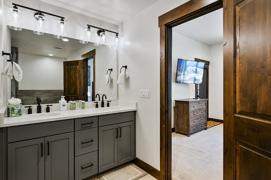 Bath 1: Dual sinks, separate shower, large soaking tub, ensuite bath for master suite 2