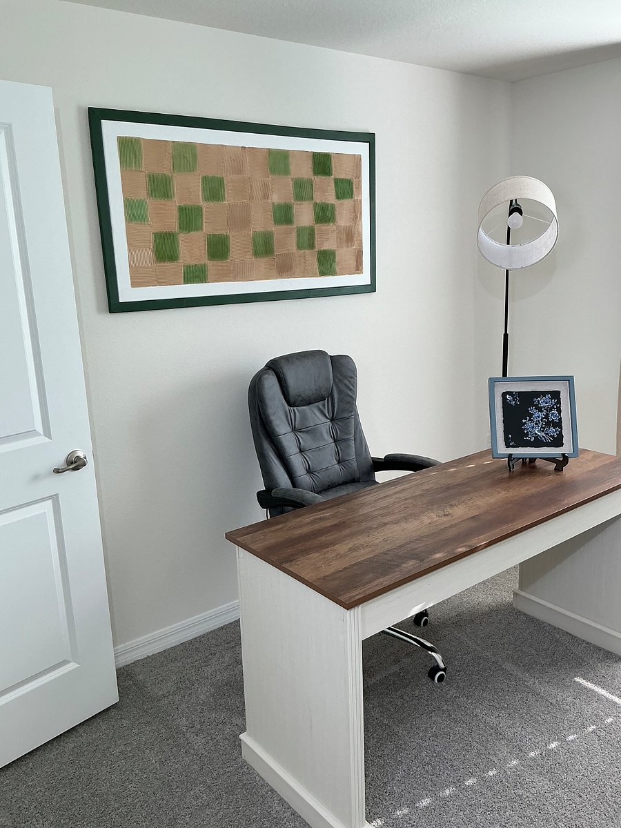Office space/extra sleeping area