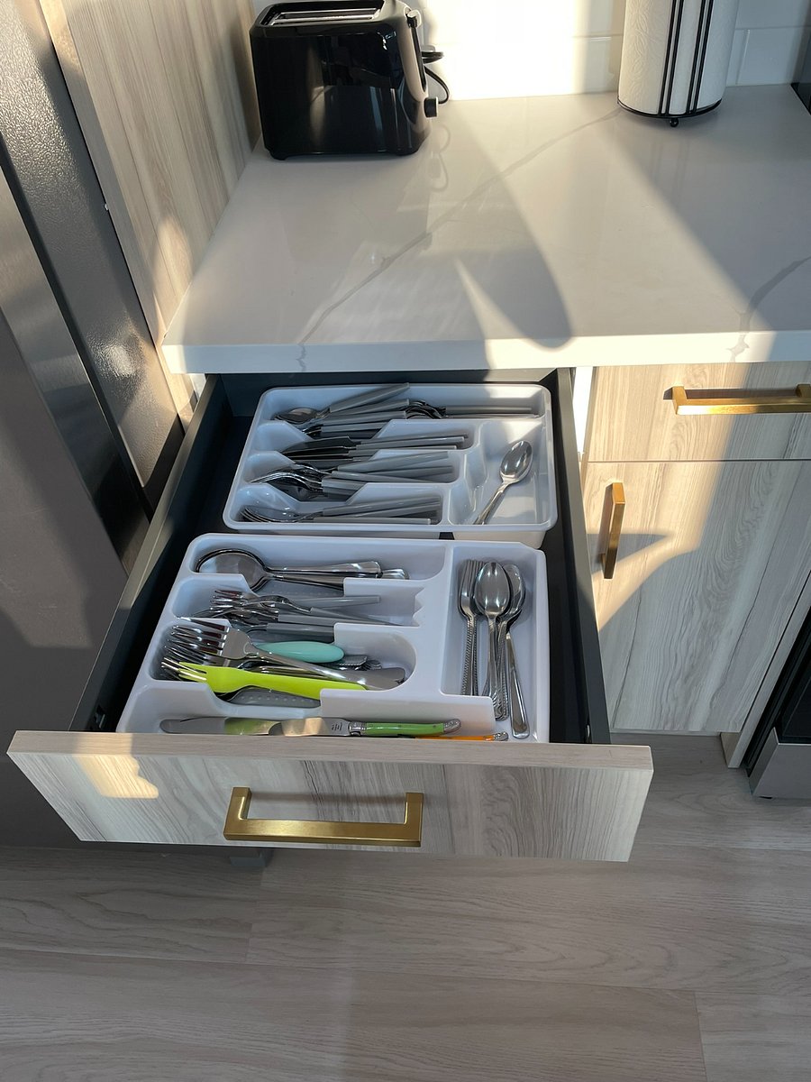 Fully stocked kitchen ready to move in