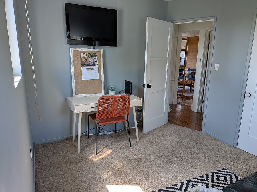 Den/ Office