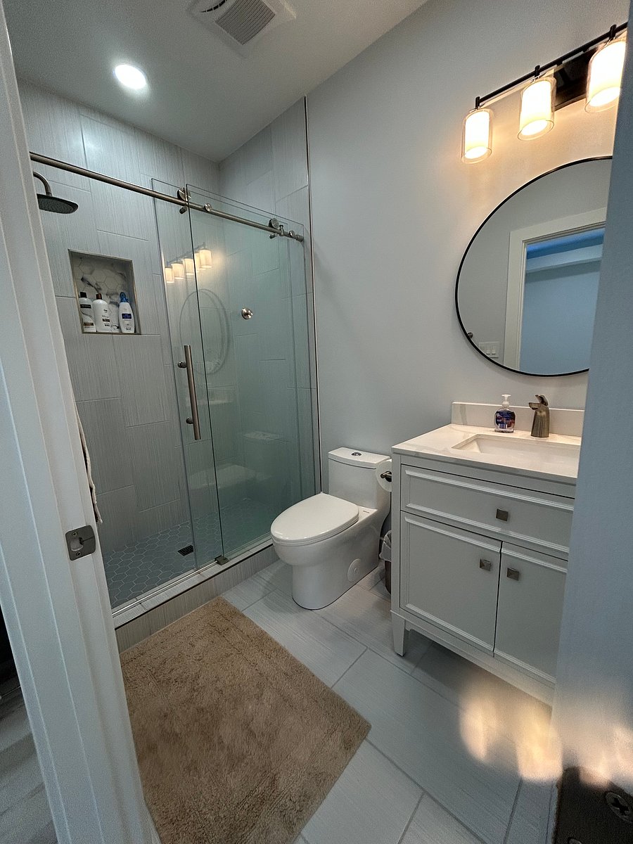 Master Bath with Standup shower