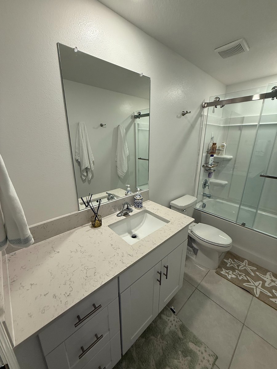 Full guest bathroom
