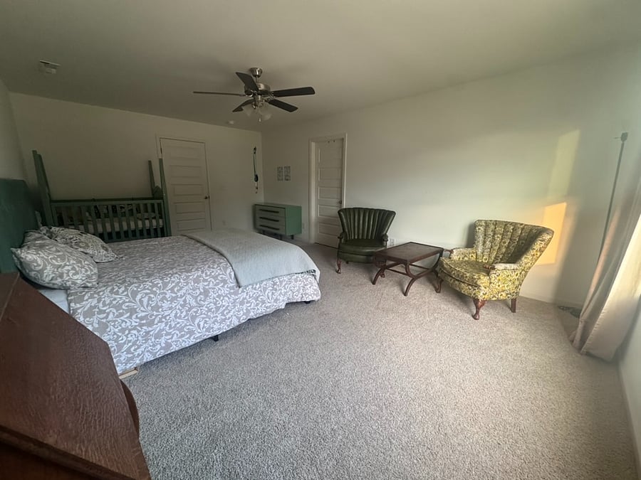 Open seating area (Master Bedroom)