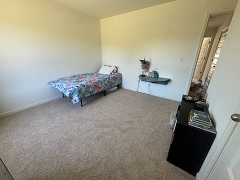 Bedroom 4 (Wall-mounted desk can fold down for more space)