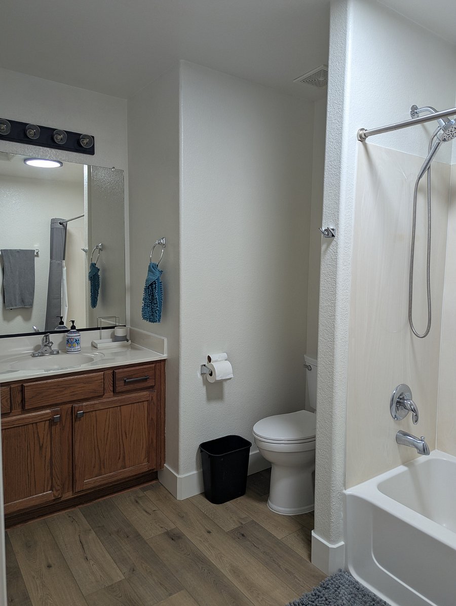 2nd bathroom