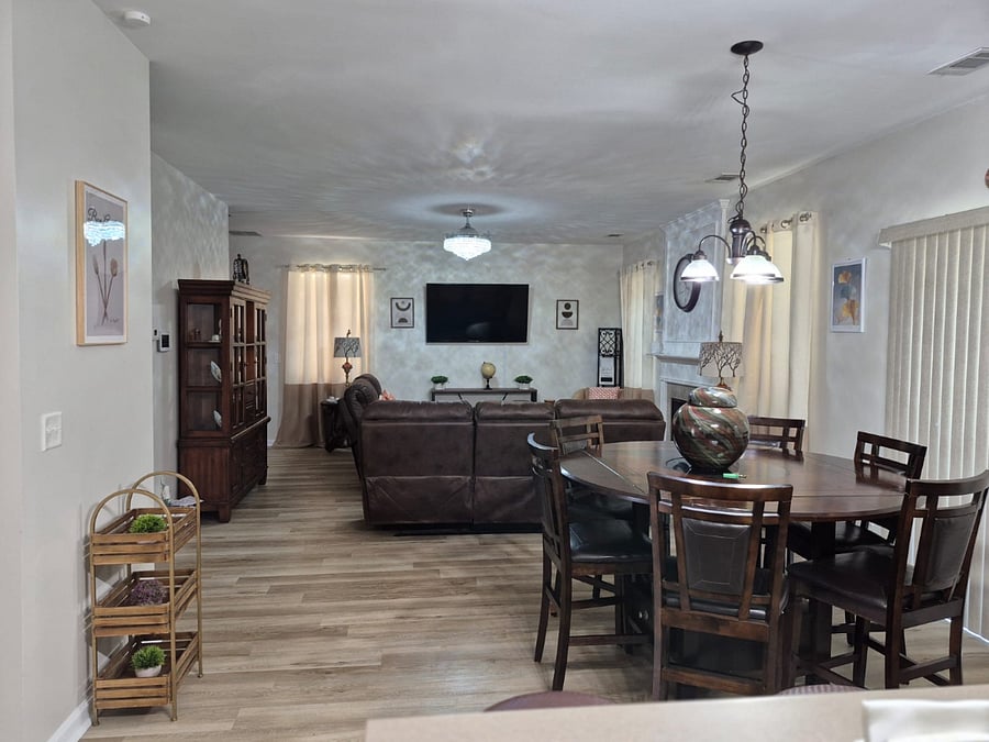 Living Room/ TV Room