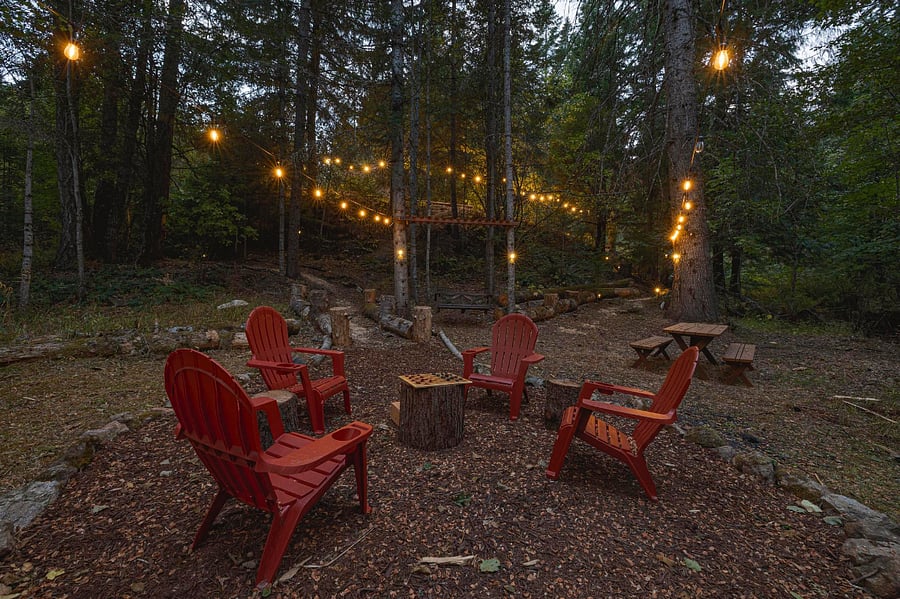 Extra board game area/picnic area