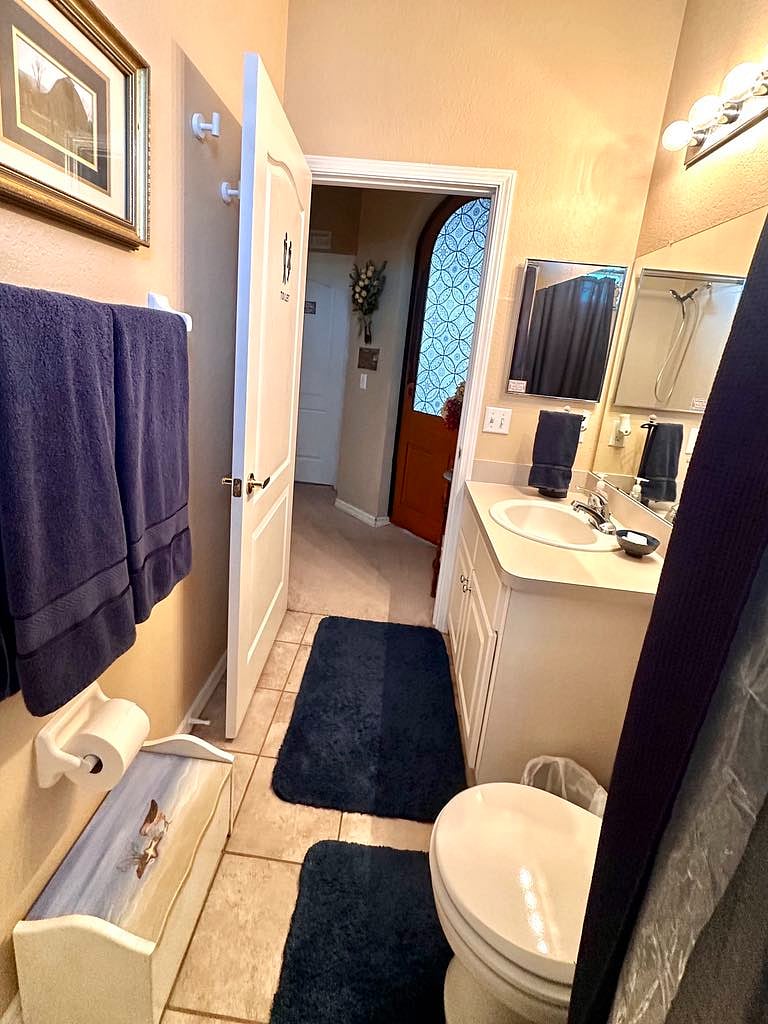 Looking out the bathroom, you can see the proximity to the area entrance door.