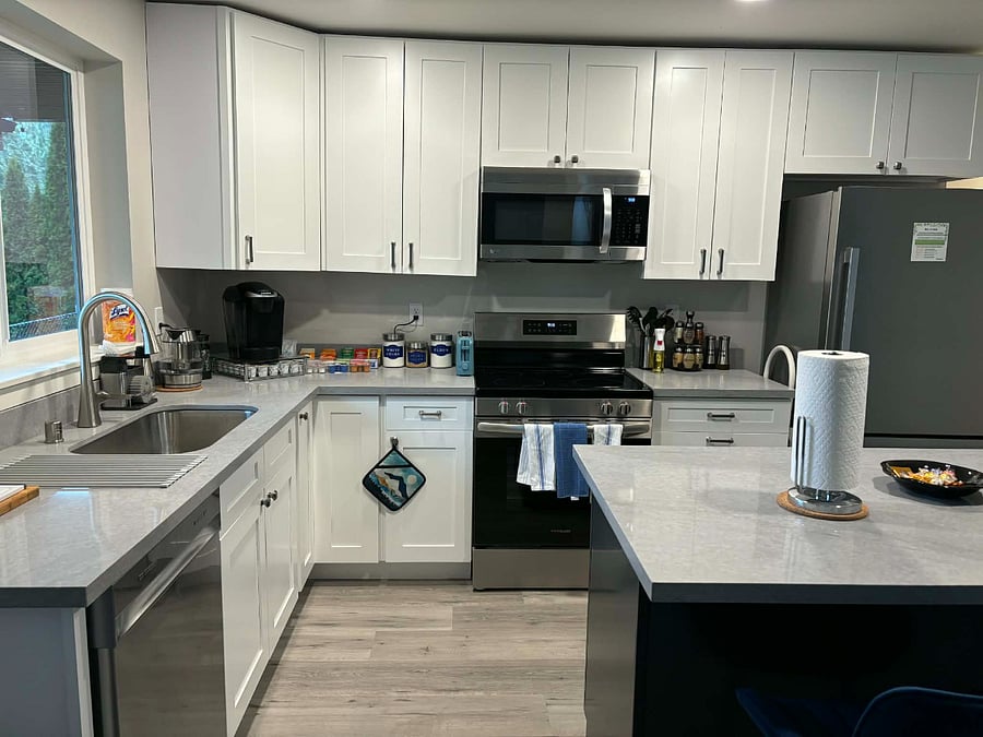 Full size stocked kitchen