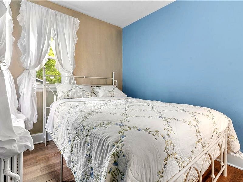 Bran new queen-size bed with a HIGH QUALITY mattress