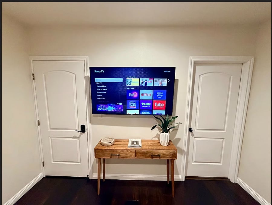 Ensuite 55" Smart TV
