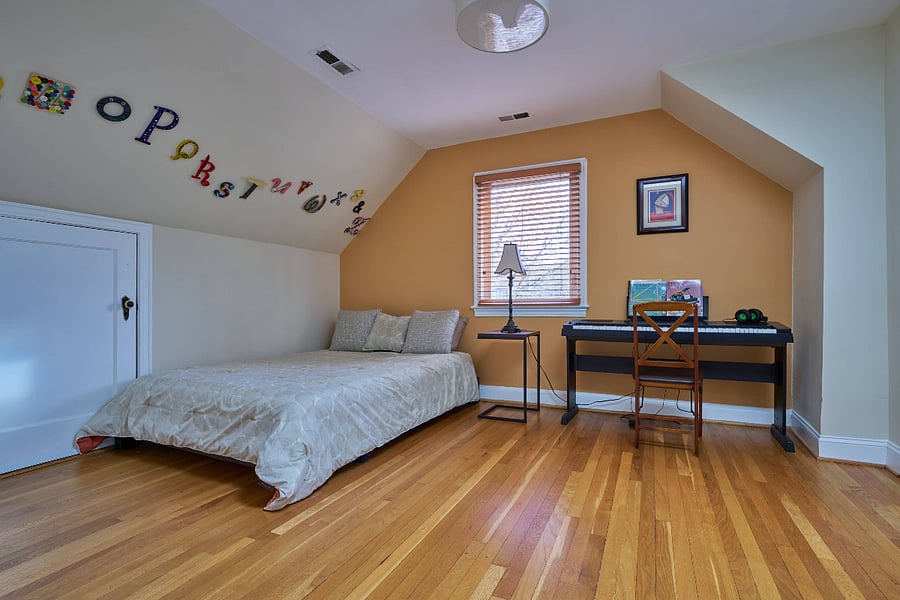 bedroom 2 on upper level