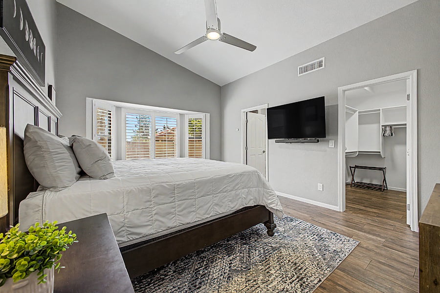 Master bedroom with King bed