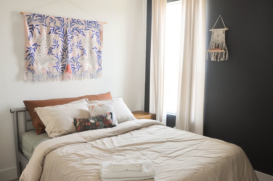 Guest Room Queen Bed, Medium Firm